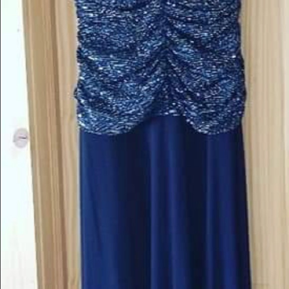 Beautiful sequin tank formal gown - Picture 2 of 3